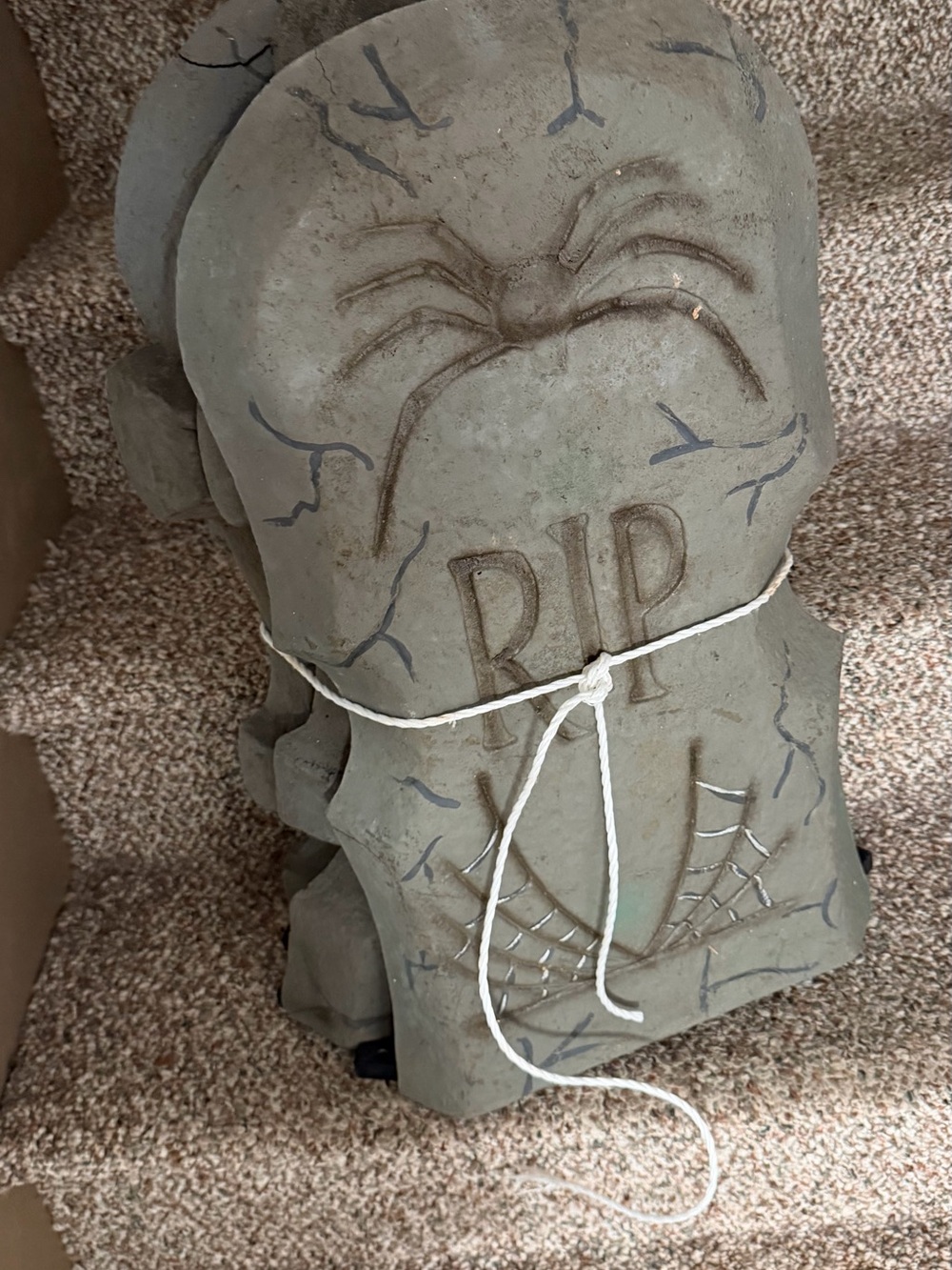 Indoor/Outdoor Halloween Décor - Gray Tombstone Accent set of 4